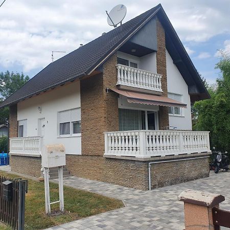 Wolf Vendeghaz Villa Balatonkeresztur Exterior photo