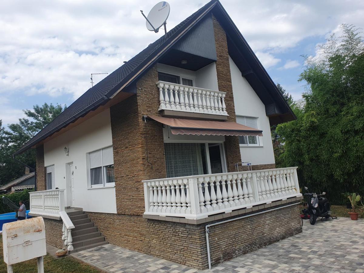 Wolf Vendeghaz Villa Balatonkeresztur Exterior photo